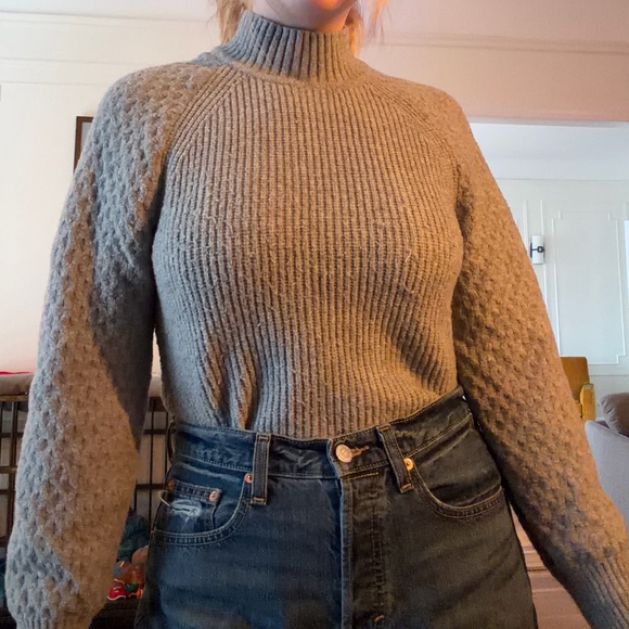 Calvin Klein Sweaters - Calvin Klein Textured Gray Turtleneck Sweater